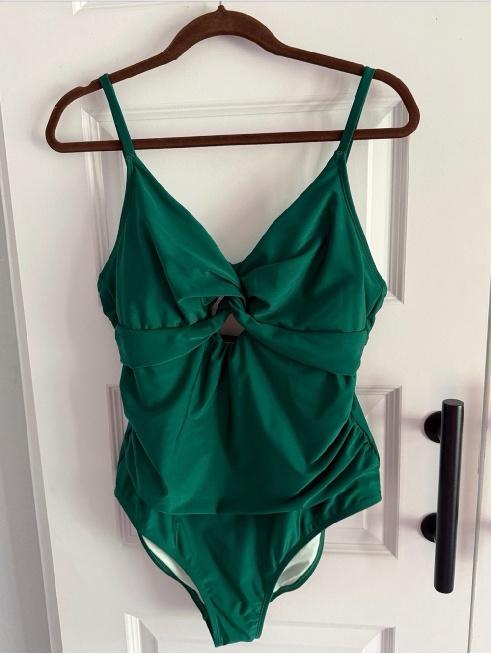 Cupshe Emerald Green Twist-Front One-Piece Swimsuit